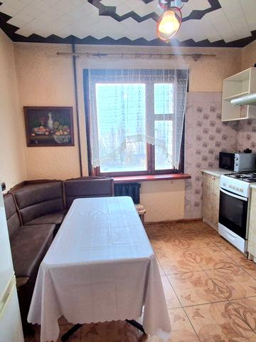 Князя Володимира Великого просп., 131