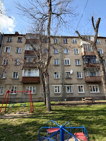 Академіка Павлова вул., 44