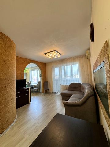 Героїв просп., 4