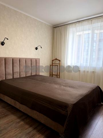 Яблунева вул., 13-Б