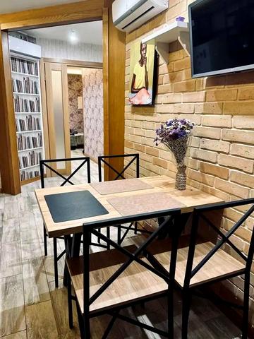 Незалежності вул. (Титова), 26