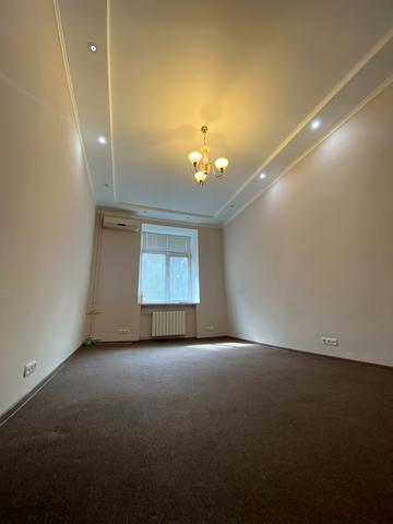 Івана Мазепи вул. (Січневого Повстання), 4/6