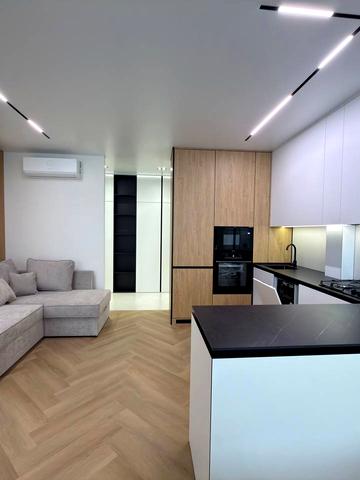 Слави Стецько вул., (Будинок)