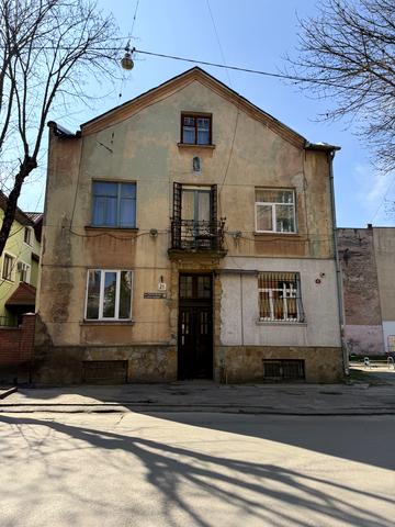 Братів Дужих вул. (Володимира Комарова), 21