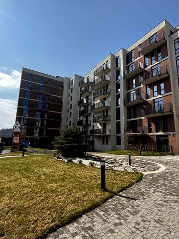 Івана Огієнка вул., (Будинок)