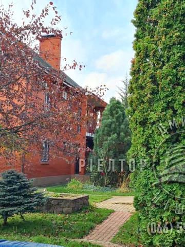 Центральна вул.