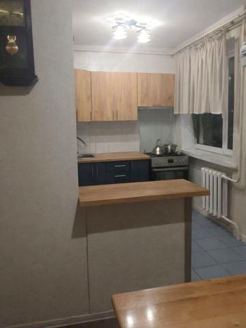 Князя Романа проїзд, 6