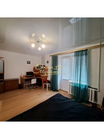 Героїв Крут бульв. (Героїв Сталінграду), 13