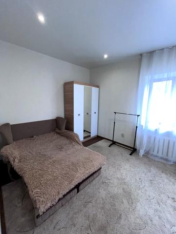 Олександра Поля просп. (Кірова), 64