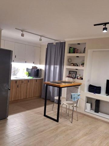 Жасминовий бульв. (Петра Слинька), 2