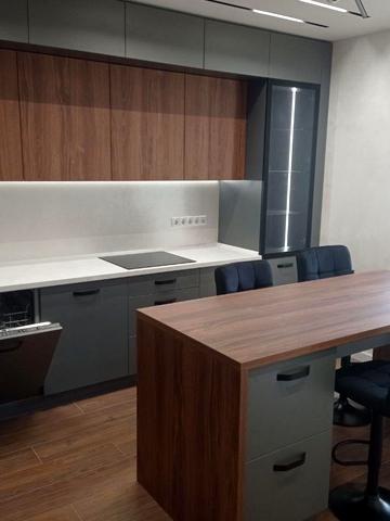 Саперно-Слобідська вул., 8