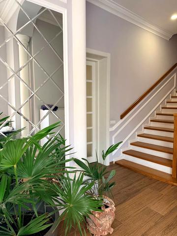 Залозецького вул., 17