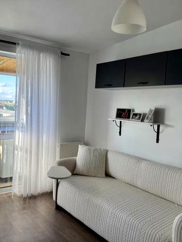 Машинобудівників вул., 15