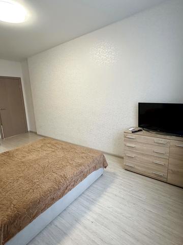 Михайла Грушевського вул., 30г