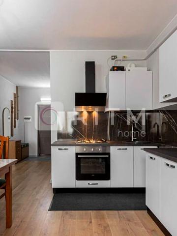 Жовківська вул., (Будинок 2)