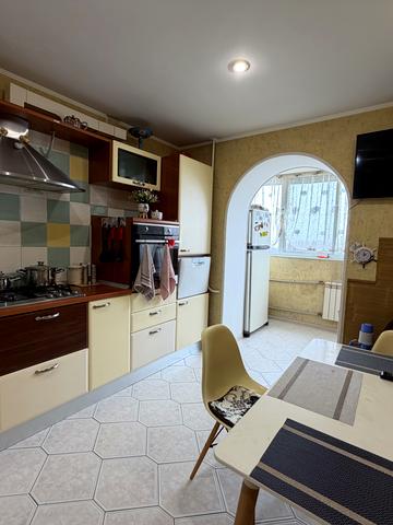 Академіка Філатова вул., 70/1