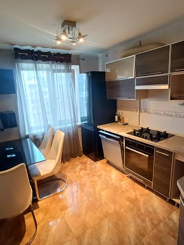 Слобожанська вул. (8 Березня), 30