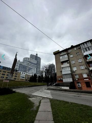 Дмитра Яворницького просп. (Карла Маркса), 2