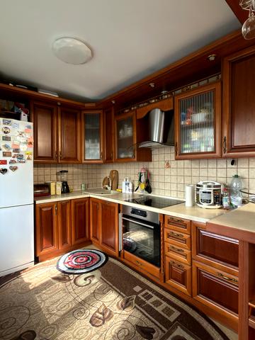 Горлівська вул., 220