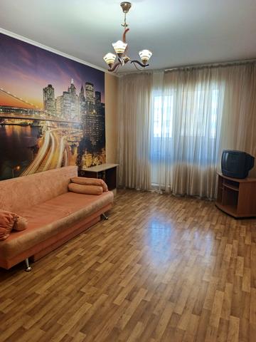 Академіка Сахарова вул., 44