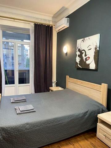 Хрещатик вул. (Kreschatic), 17