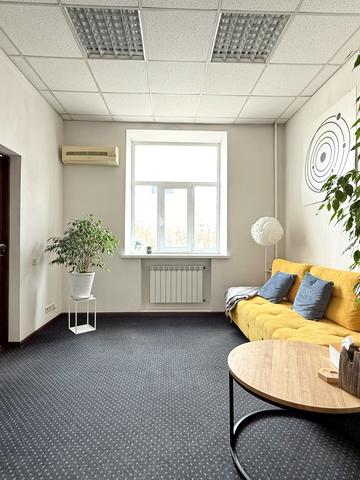 Велика Васильківська вул. (Червоноармійська), 126