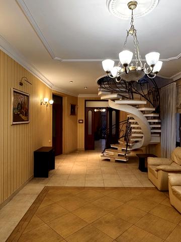 Степана Бандери вул. (), 29