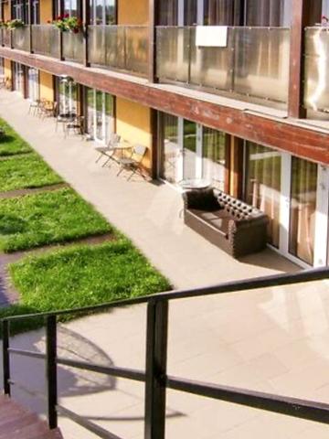 Лиманська вул., 1