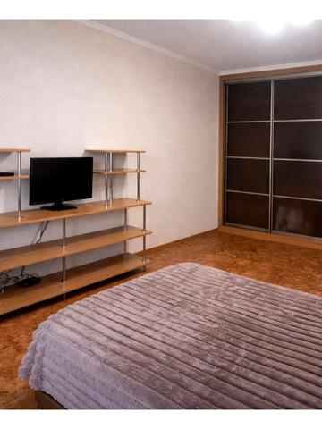 Старокозацька вул. (Комсомольська), 2