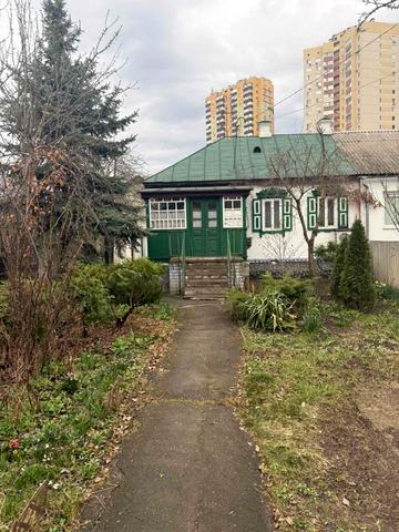 Дніпрова вул., 1