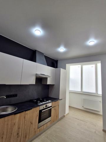 Мечникова вул., 112, 114