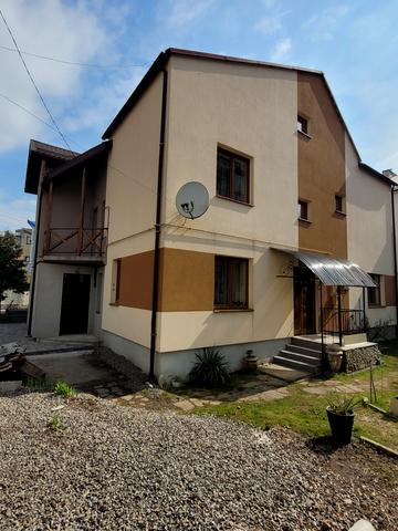 Михайла Бойчука вул., 12