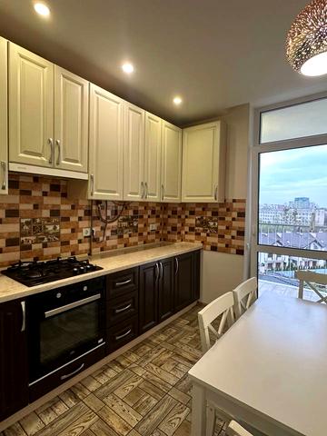 Володимира Янева вул., 21