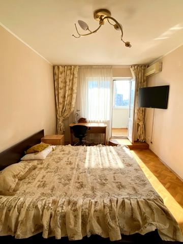 Миколи Голего вул. (Лебедєва-Кумача), 12