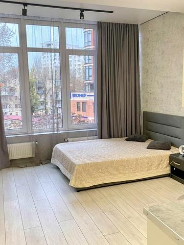 Сегедська вул., (Будинок)