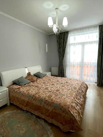 Князя Святослава пл., 5