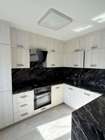 Космонавтів вул., 53/1