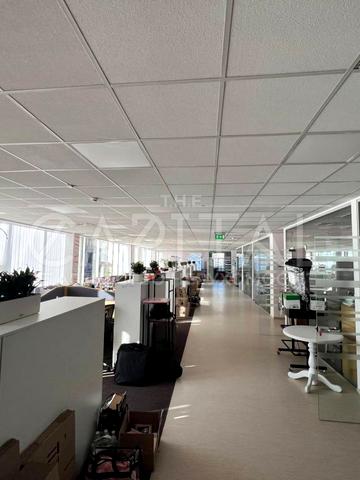 Нововокзальна вул., 2