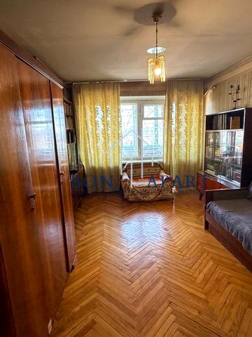 Ґарета Джонса вул. (Сімї Хохлових), 1