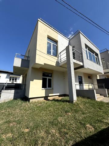 Пилипа Орлика вул., 42