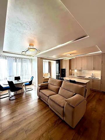 Ґарета Джонса вул. (Сімї Хохлових), 12