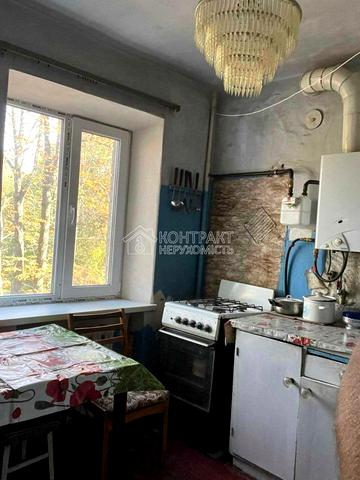 Академіка Курчатова просп., 21