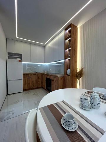 Володимира Івасюка вул., 1