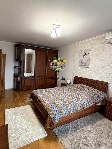 Олександри Екстер вул. (Марини Цвєтаєвої), 13