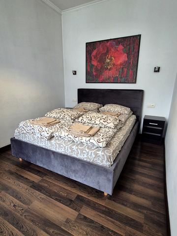 Свободи просп. (), 33