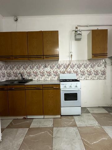 Виноградна вул., 1