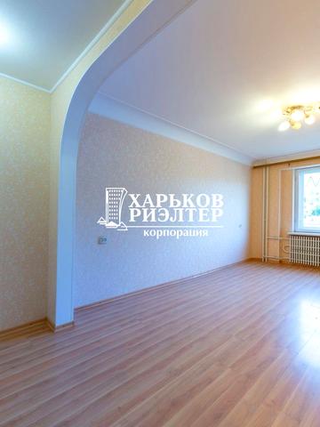 Луганська вул., 36