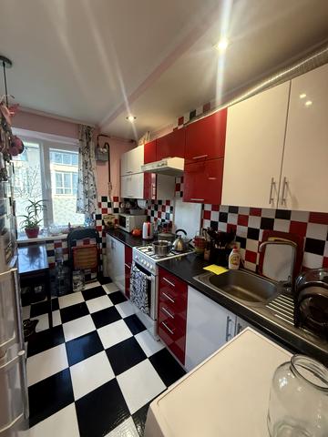 Хуторівка вул., 40