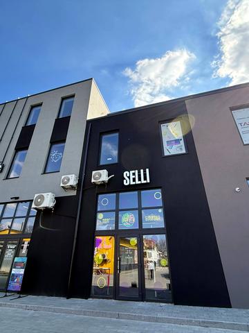 Михайла Грушевського вул., 6