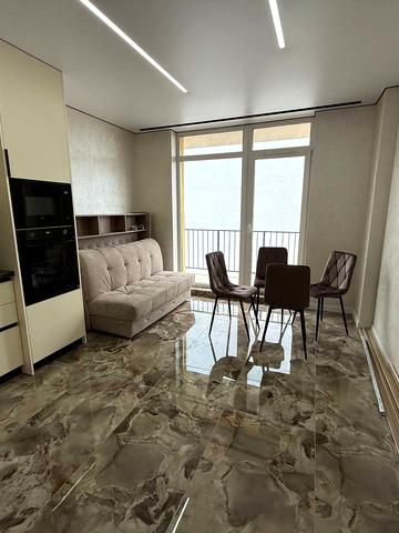 Володимира Навроцького вул., 37